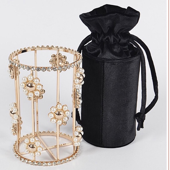 PEARL FLOWER CLUTCH - Picture 2 of 2